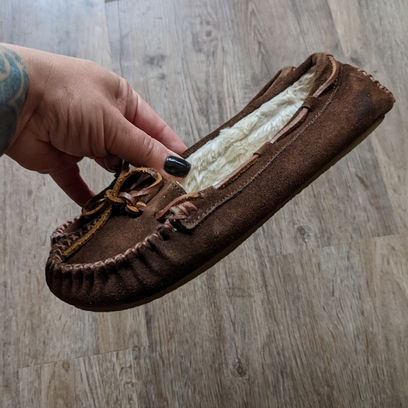 Minnetonka Hard Sole Slippers - Picture 2 of 4